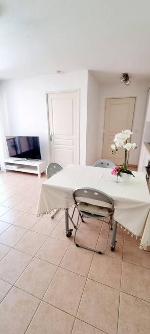 Charmant 2 Pieces Menton Ngoại thất bức ảnh